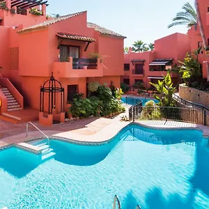Rentandhomes Luxury Apartment Marbella